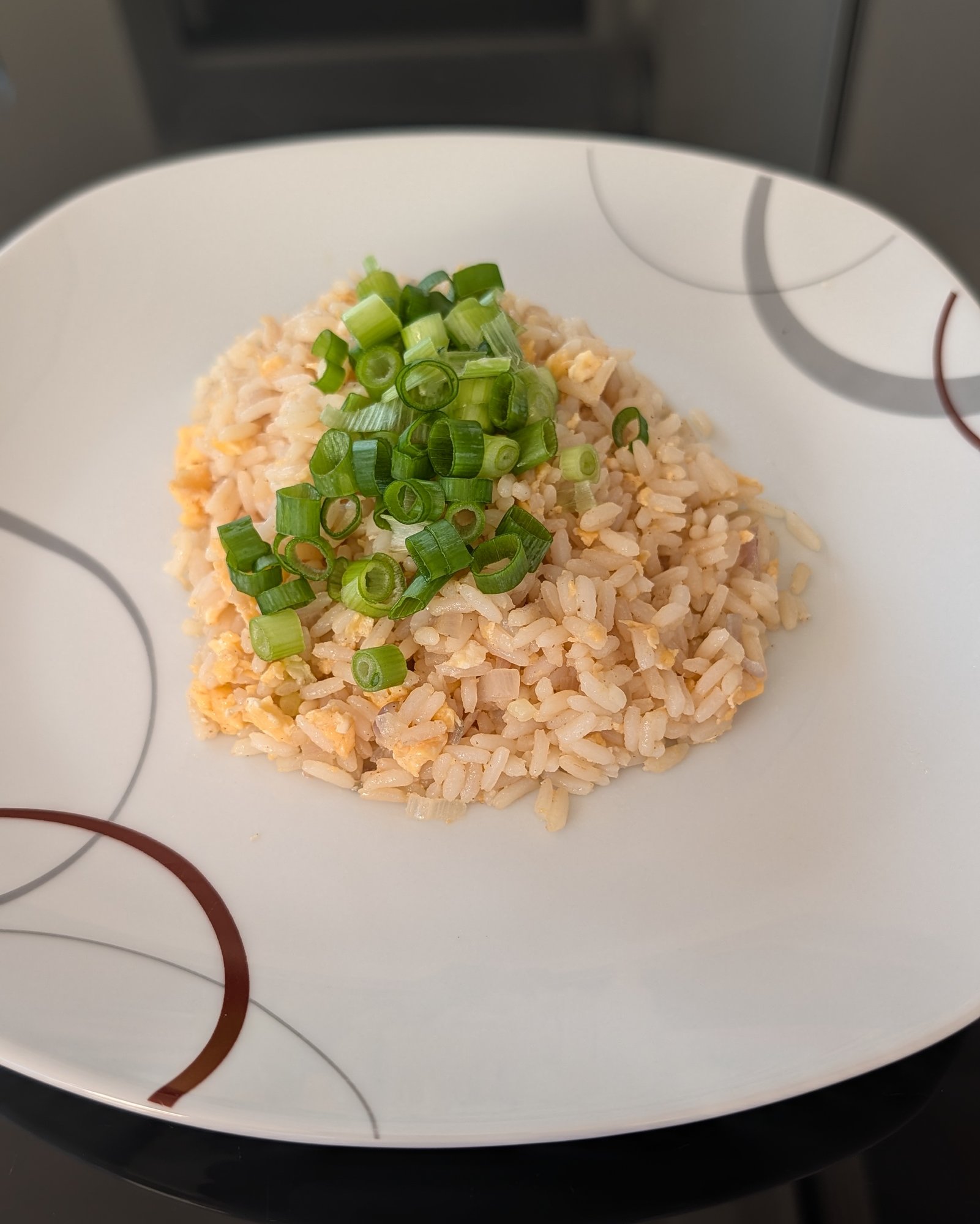 Glutenfreier gebratener Reis mit Ei